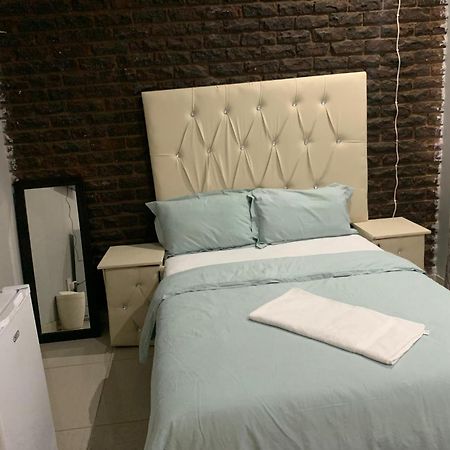 Reitz Guest House Mafikeng Exterior photo